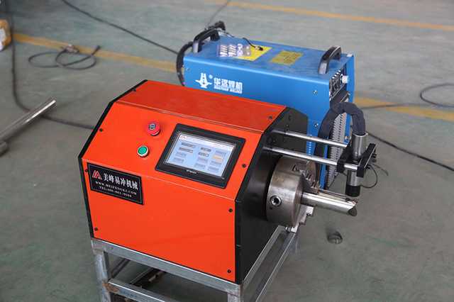 等離子切割機是借助等離子切割技術對金屬材料進行加工的機械。